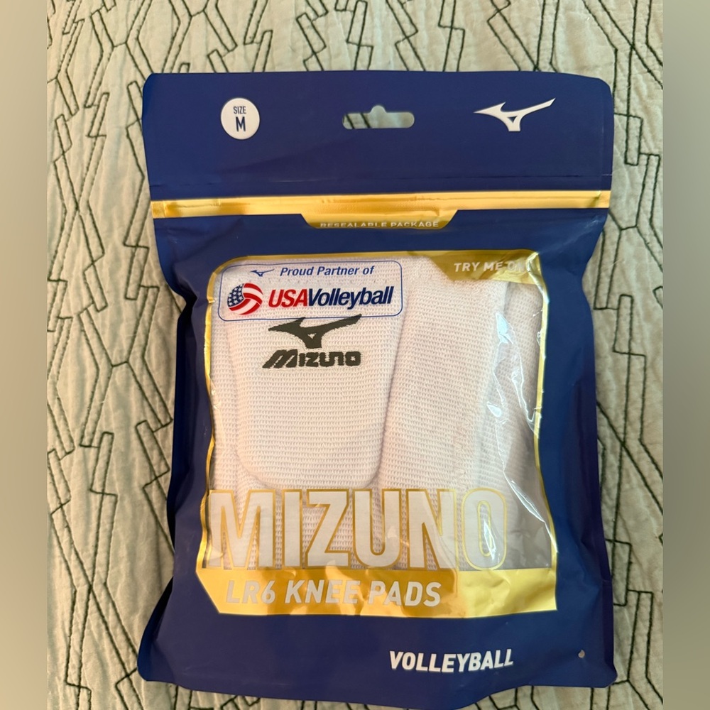 Mizuno Volleyball knee pads- new in package
